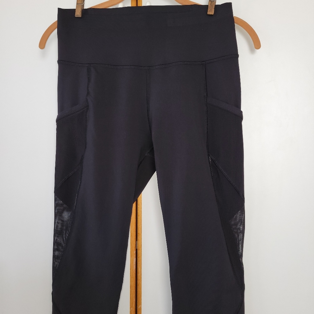 Lululemon Fast as Light Crop Luxtreme Black High Rise Leggings 6 - Picture 13 of 16